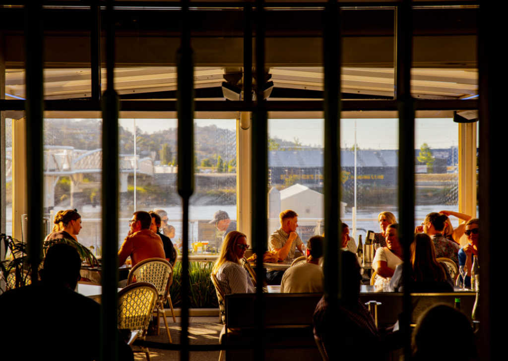 riverside-dining-at-mudbar-restaurant-launceston