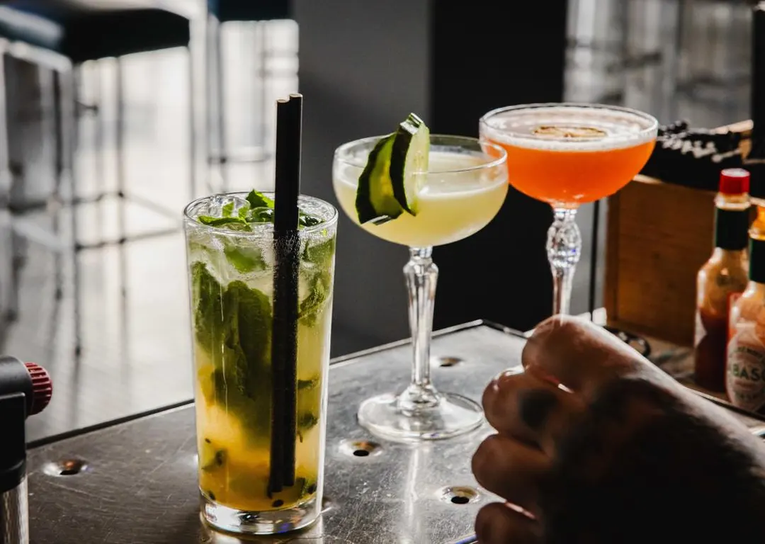 Cocktails at Mudbars bar