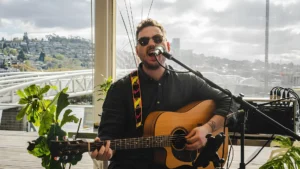 Live acoustic music every Sunday