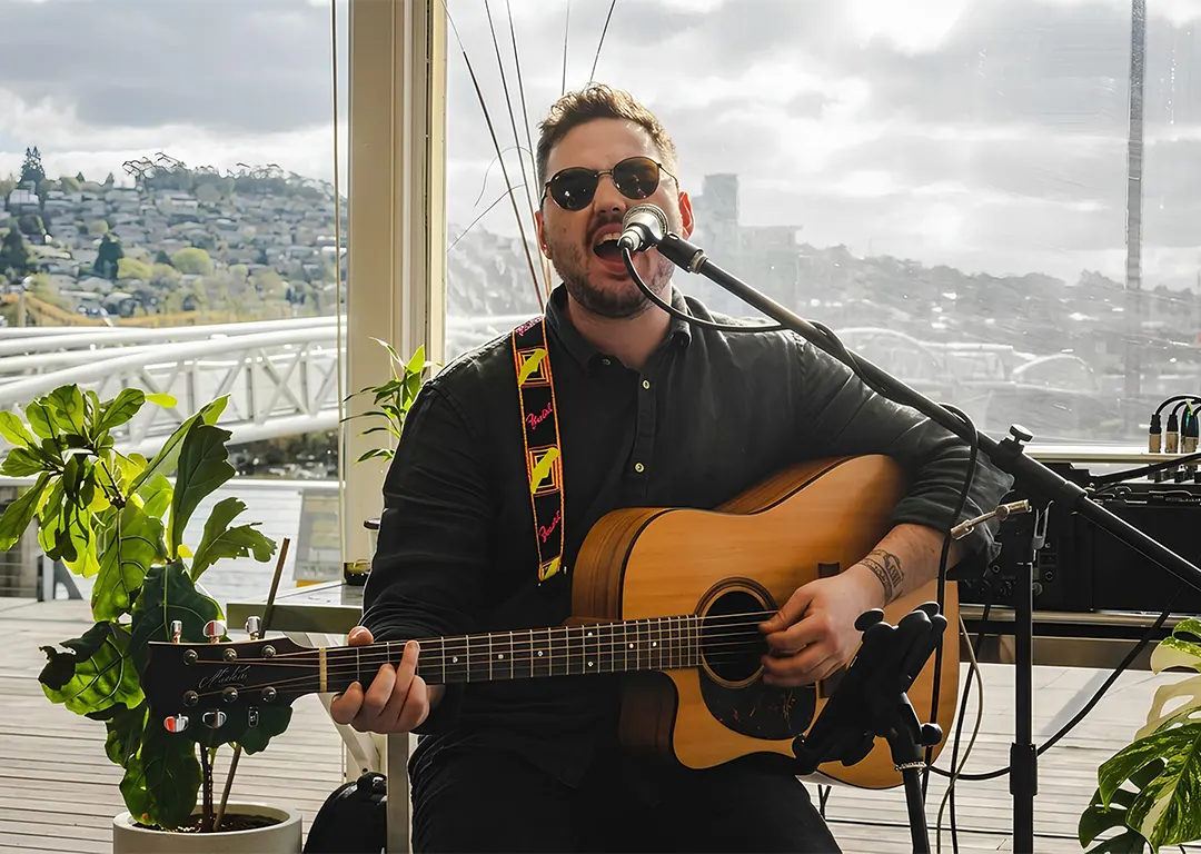 Live acoustic music every Sunday